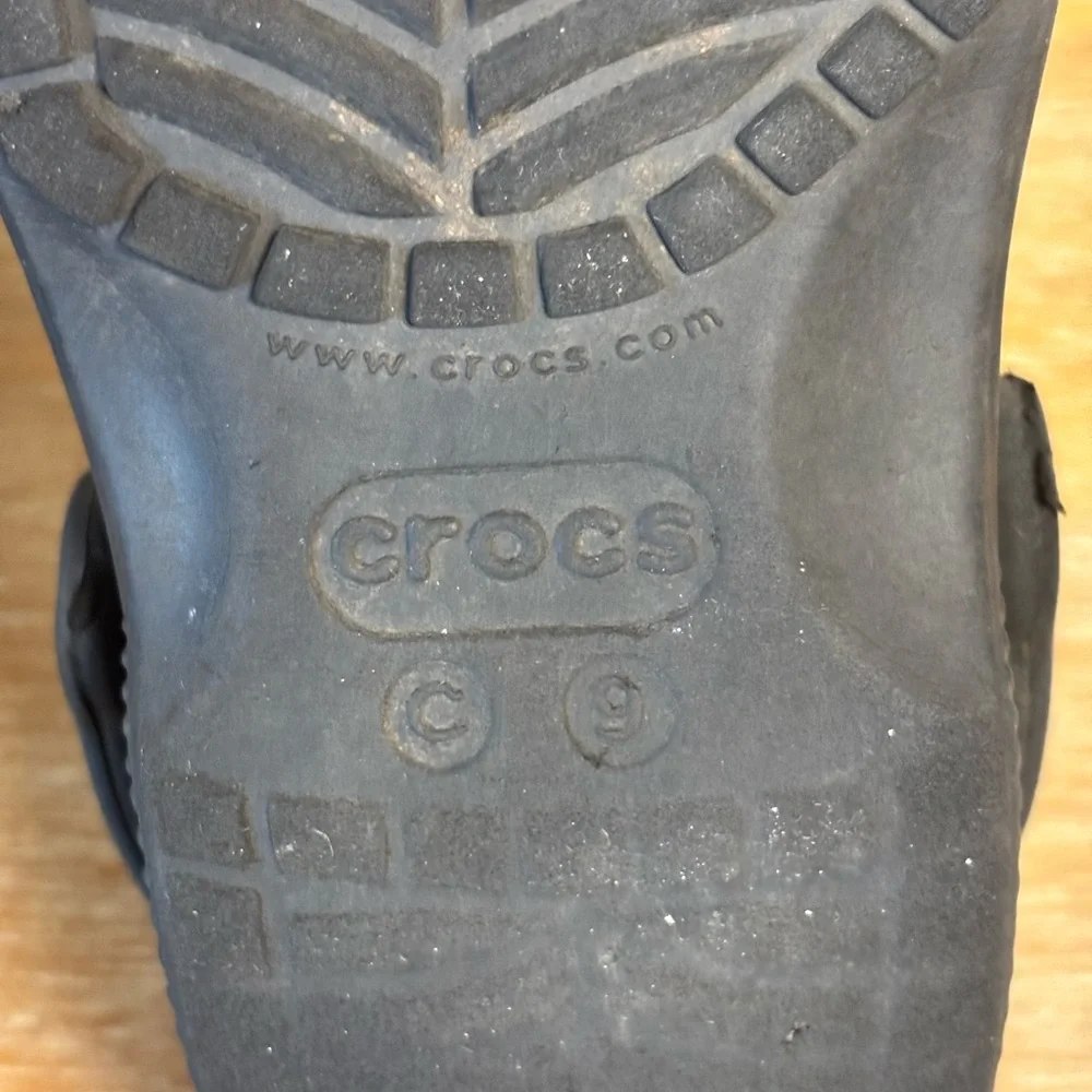 CROCS Black Water‎ Shoes Classic Comfort with Dinosaurs